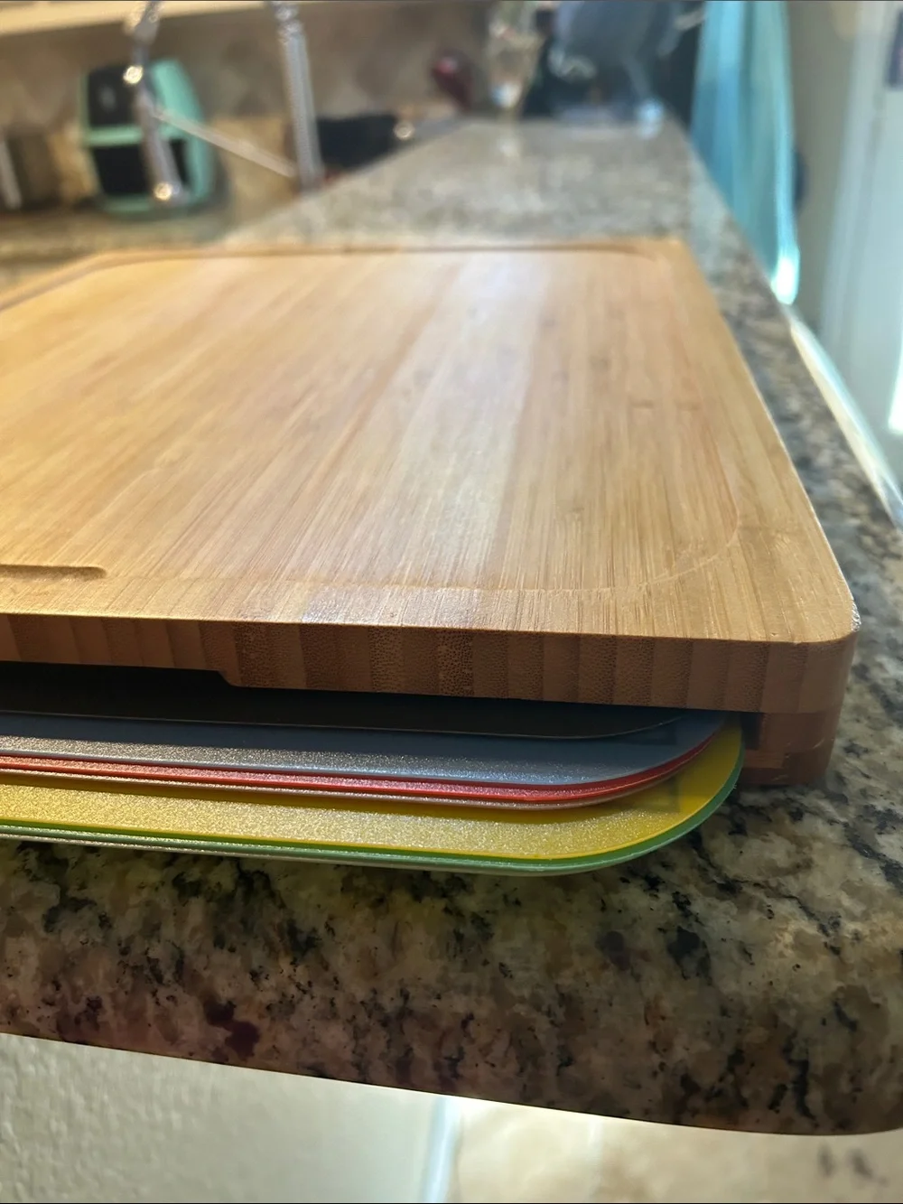 Seville Classics Easy-to-Clean Bamboo Cutting Board and 7 Color Coded Mats